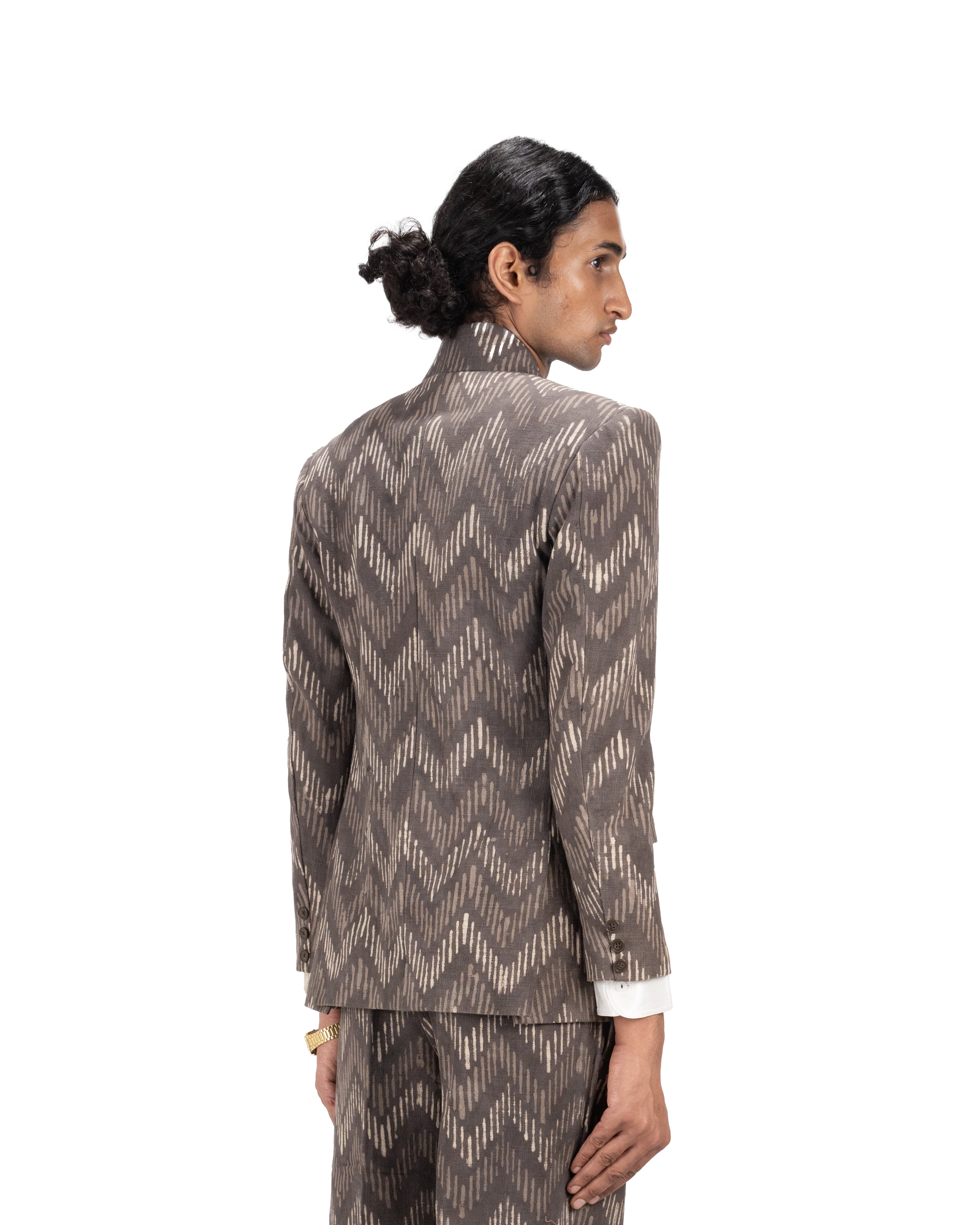 'TEER’ PEAK LAPEL BLAZER - Hindostan Archive