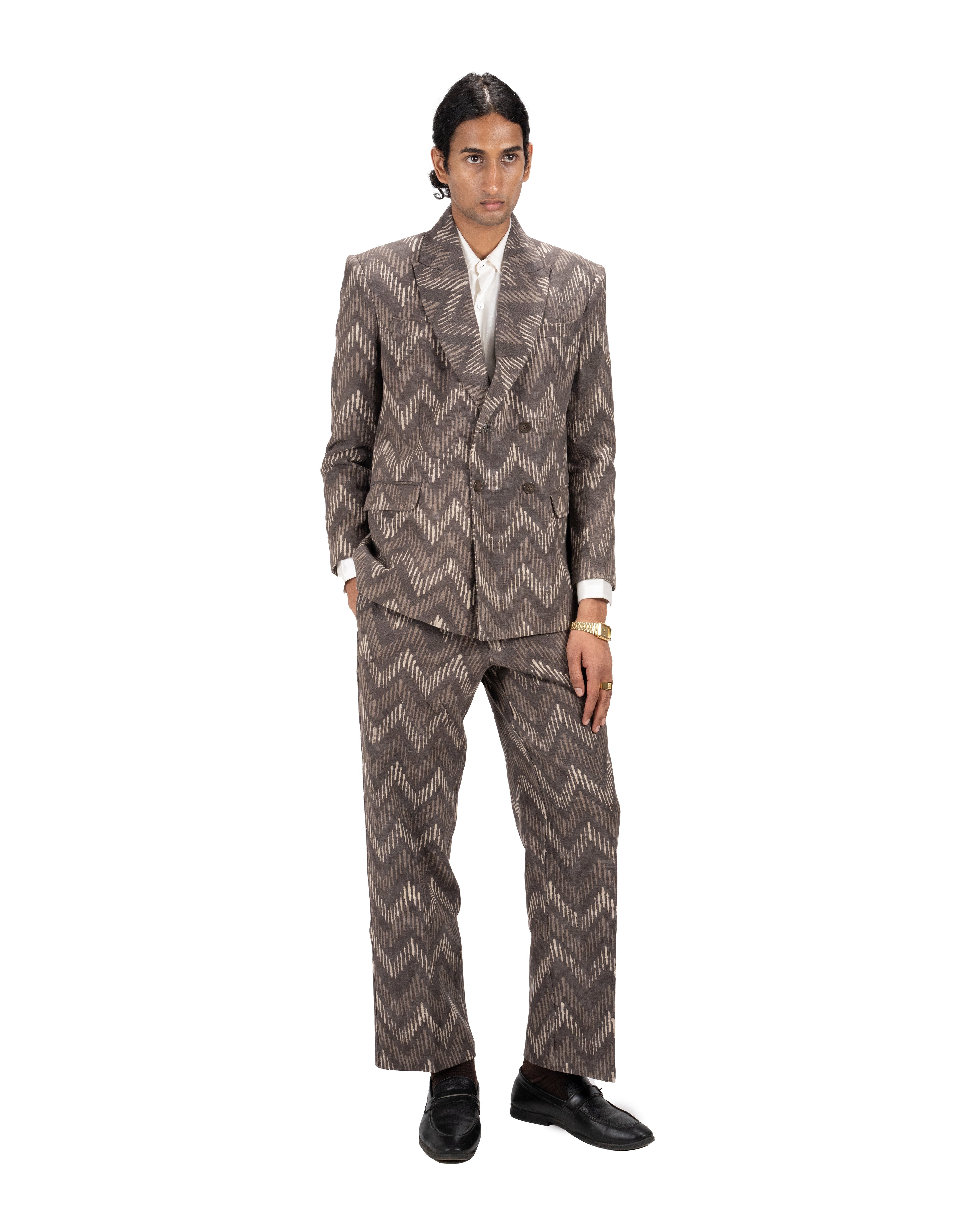 'TEER’ PEAK LAPEL BLAZER - Hindostan Archive