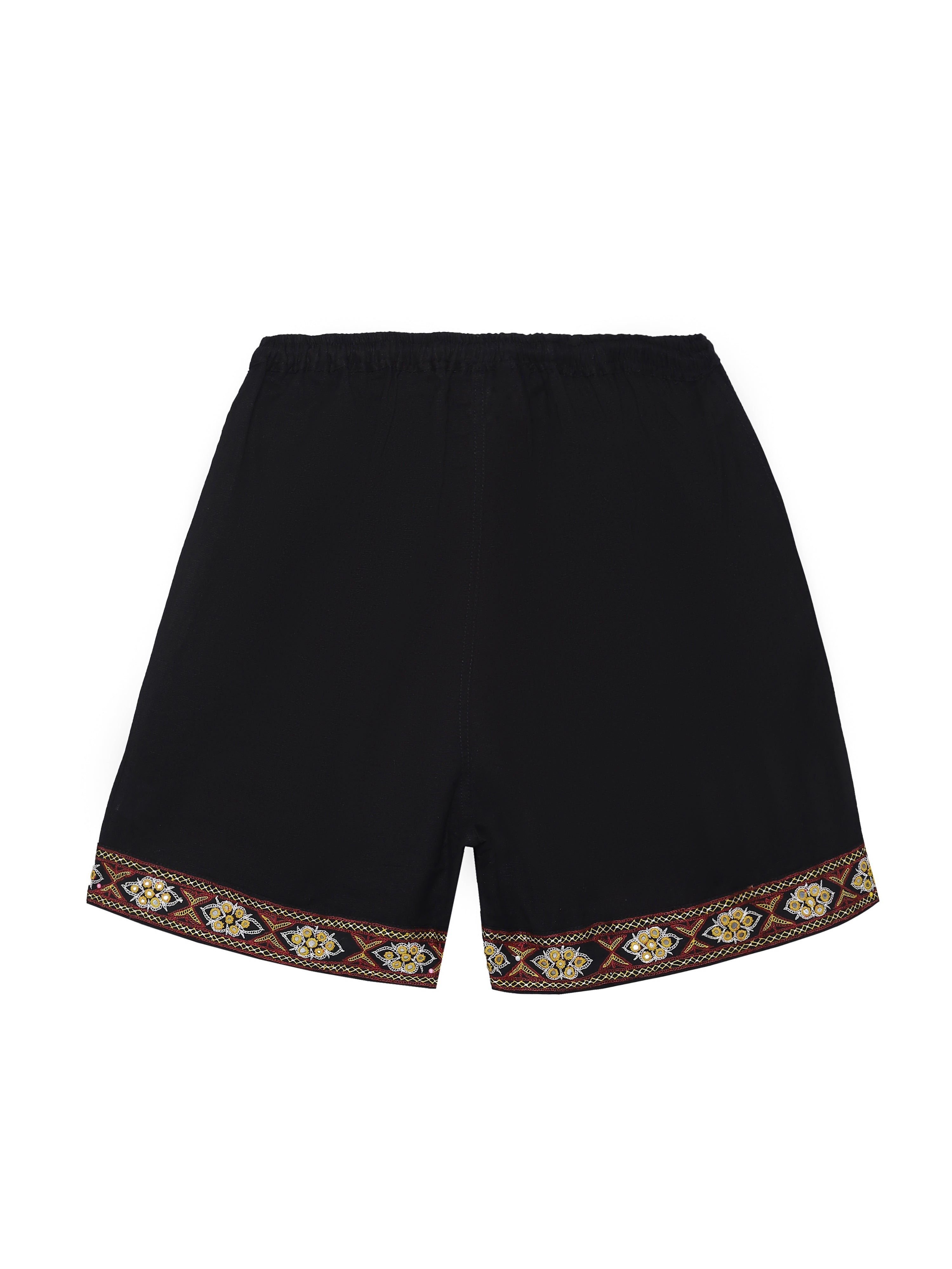 Paako linen shorts close-up of natural dyed linen fabric – artisan menswear Indian handloom clothing by Hindostan Archive