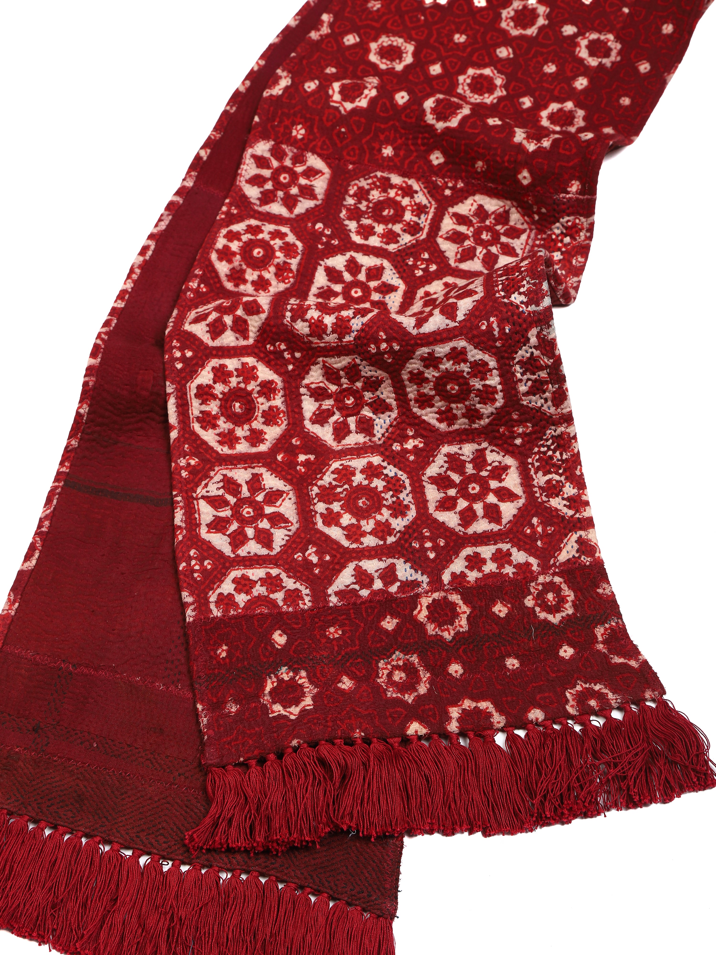 Close-up of fringe and Kantha stitch detail on Vintage Kantha fringed scarf III – Indian handloom artisan accessory by Hindostan Archive